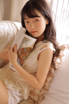 女服务员们胯下的尿奴小说